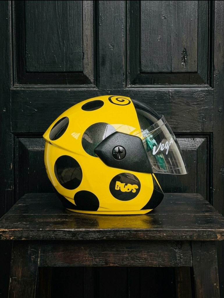 Vega Kids Open Face Helmet Buds Beetle bubble v cross Yellow Black